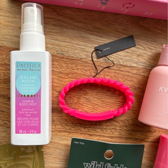 💗 Stocking stuffer bundle 💗 - Picture 3 of 10